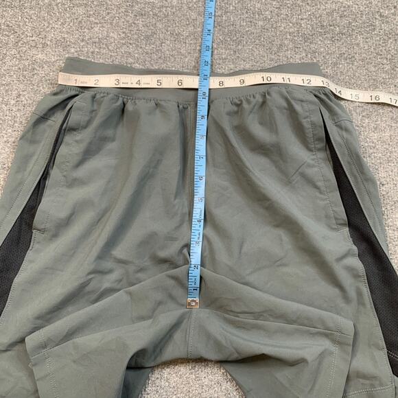 Under Armour Shorts Mens S Small Launch 7" Grey Black Fitted Brief Lined Running - Picture 3 of 12